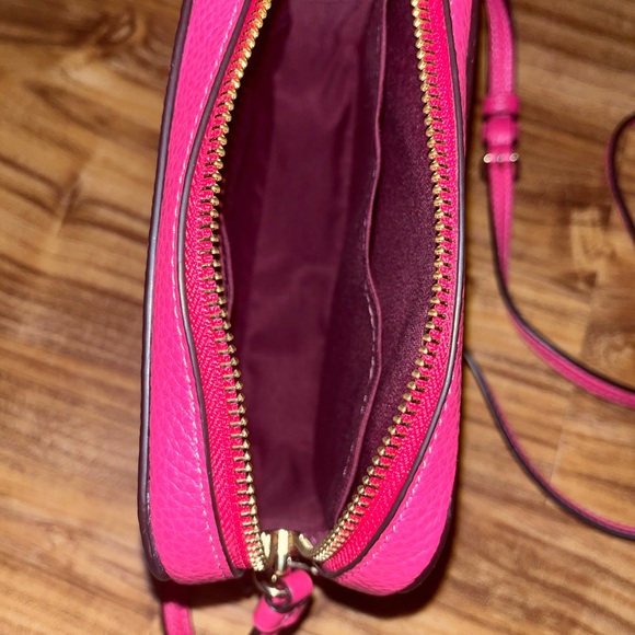 Coach NWT pebbled leather camera crossbody purse ELECTRIC PINK ⚡️ - Picture 7 of 15